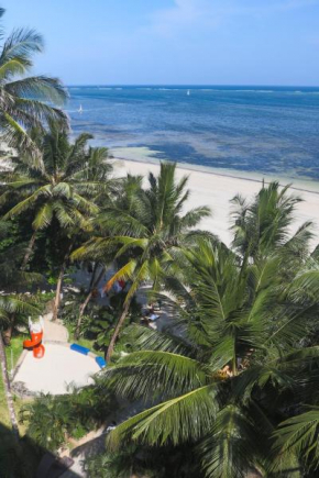 Stylish Beachfront Apartment Mombasa King Sized bed